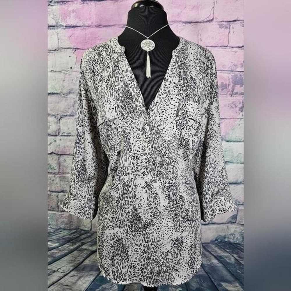 Torrid‎ 3/4 sleeve blouse